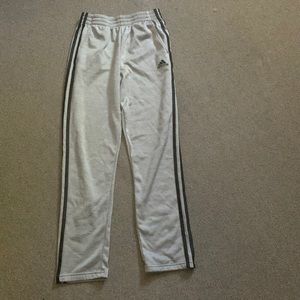 Adidas sweatpants size large 14/16 condition great never worn but tags are off